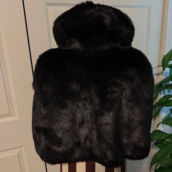 Banana Republic Capelet Womens XS/S Black Faux Fur Shawl Collared Evening - Picture 2 of 6